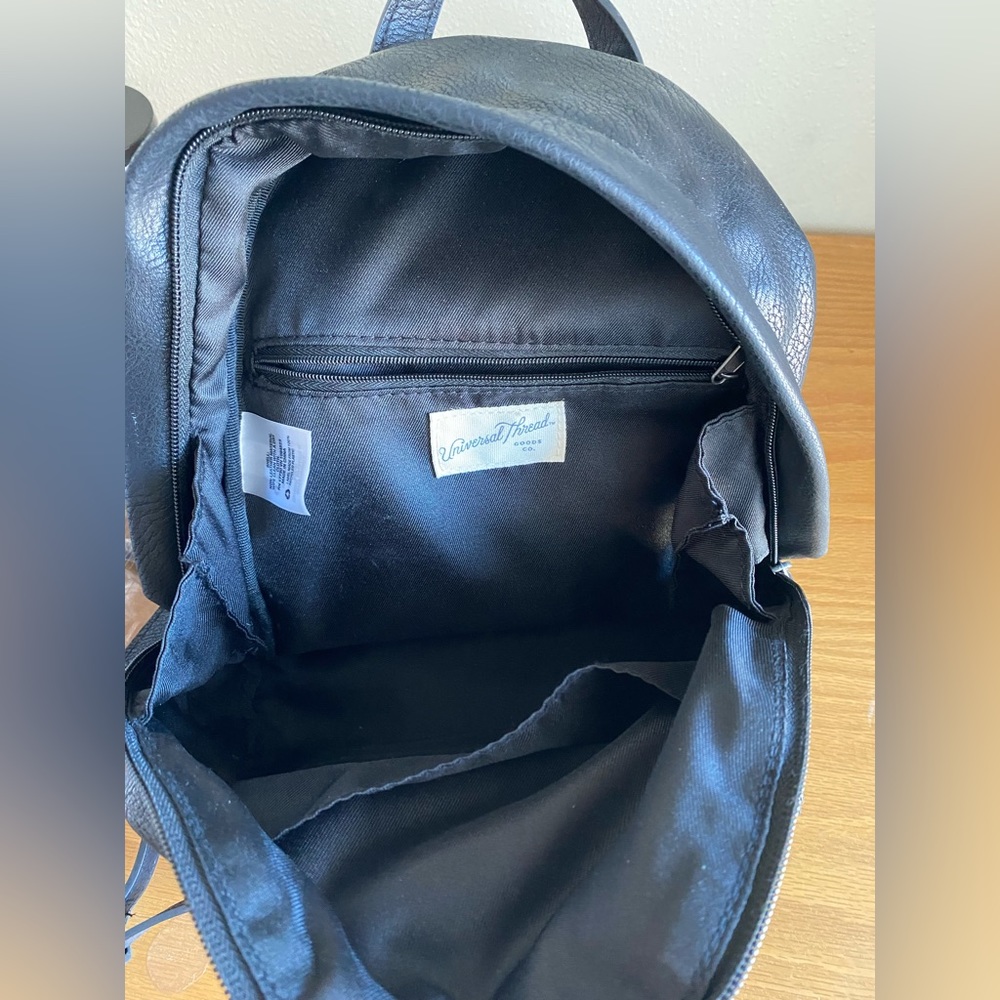 Little black backpack - Picture 5 of 6